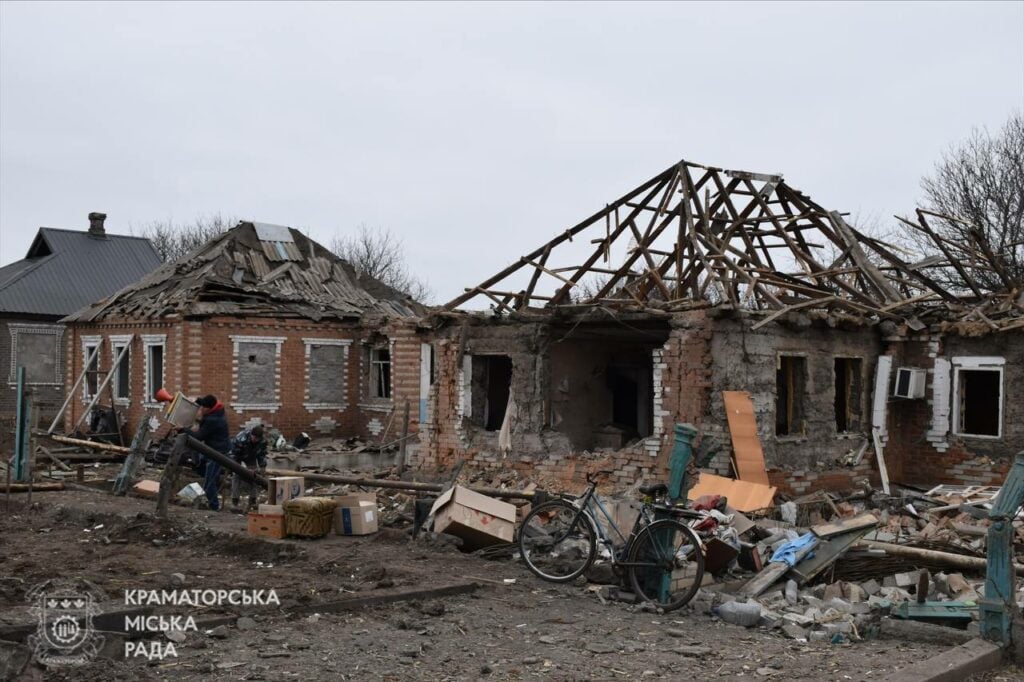 У міськраді Краматорська розповіли про наслідки ворожого обстрілу (фото)