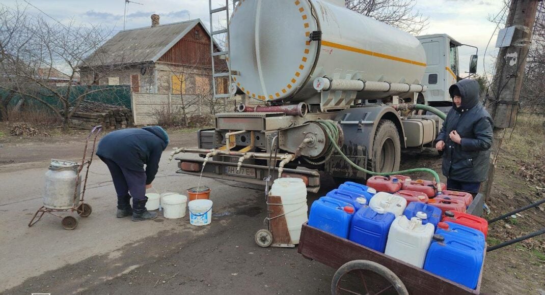 Учора рятувальники доставили майже 90 тонн води мешканцям прифронтових населених пунктів на Донеччині