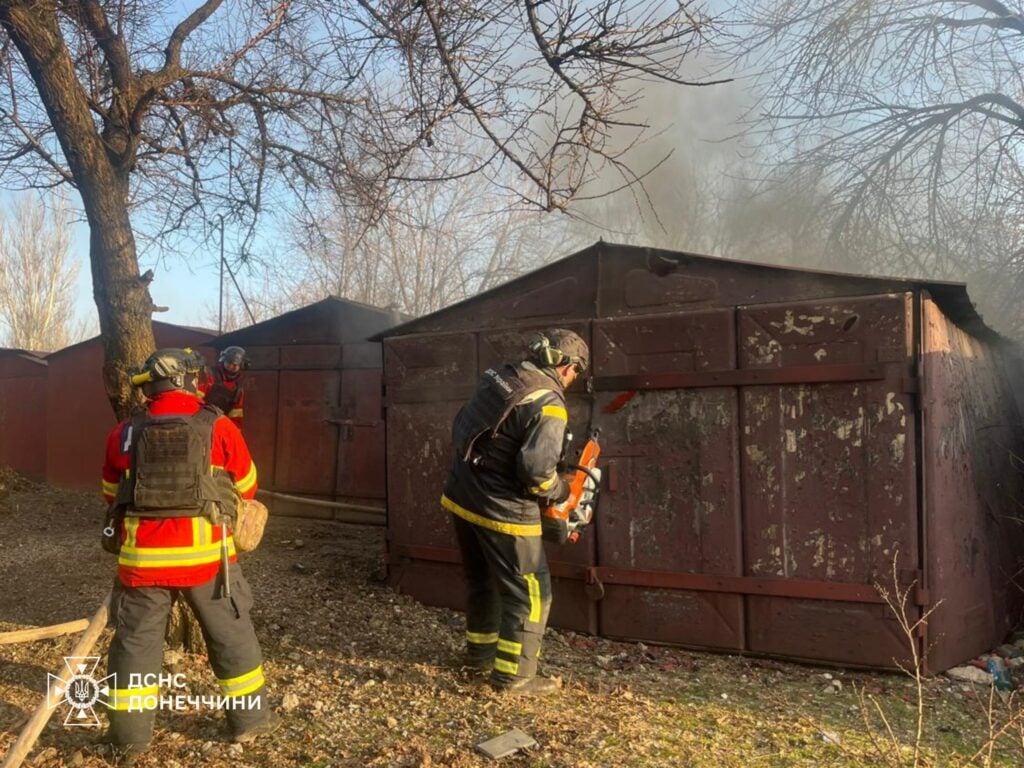 Учора у Костянтинівці рятувальники ліквідували пожежу, яка виникла внаслідок обстрілу