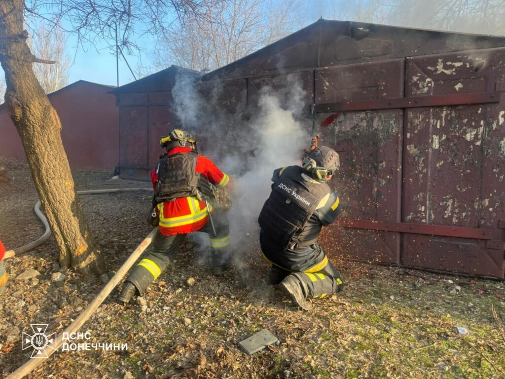 Учора у Костянтинівці рятувальники ліквідували пожежу, яка виникла внаслідок обстрілу