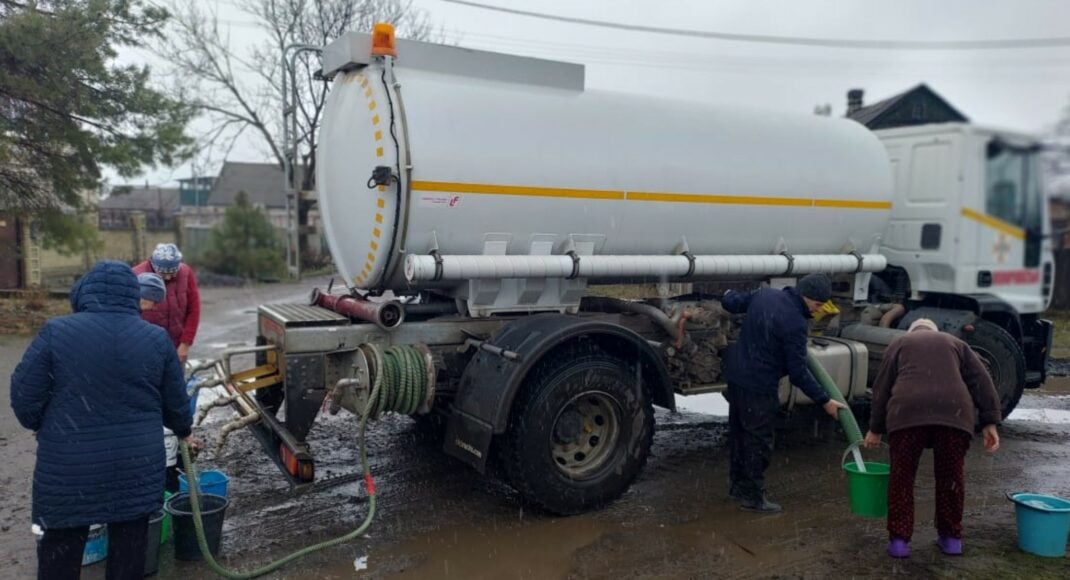 Майже 20 тонн води привезли жителям Костянтинівки та Дружківки рятувальники Донеччини (фото)