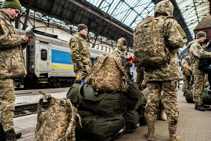 Зеленський вніс до Ради законопроєкти про продовження воєнного стану та мобілізації до 9 травня