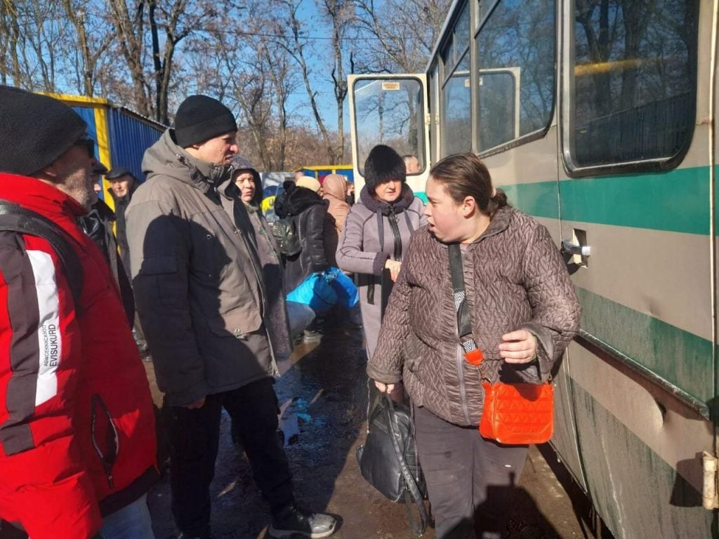 Черговий евакуаційний поїзд з жителями Донеччини відправився на Буковину