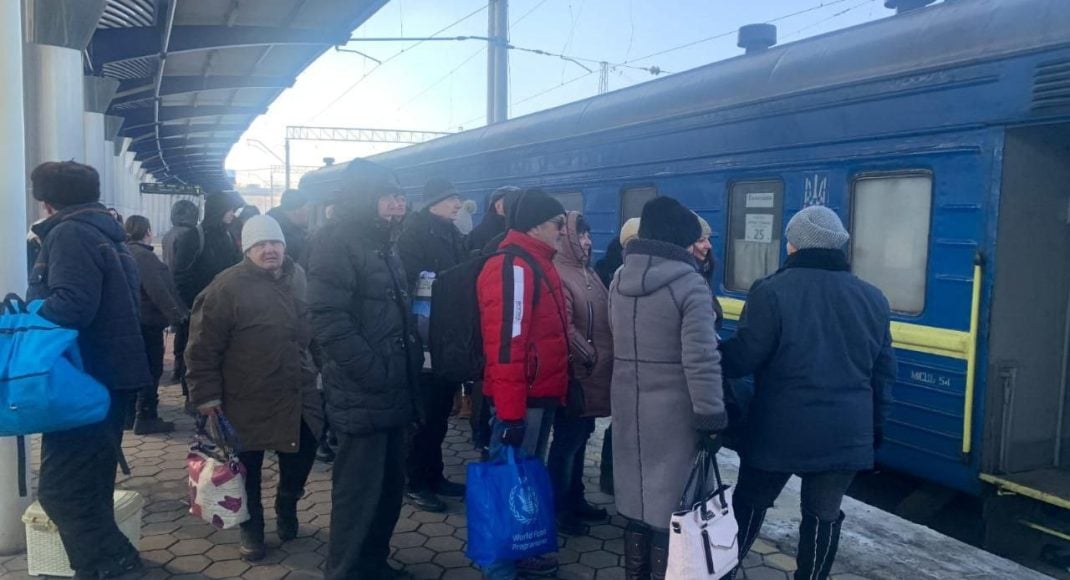 Триває безоплатне розселення жителів Донеччини, які зголосили евакуюватися до інших регіонів країни