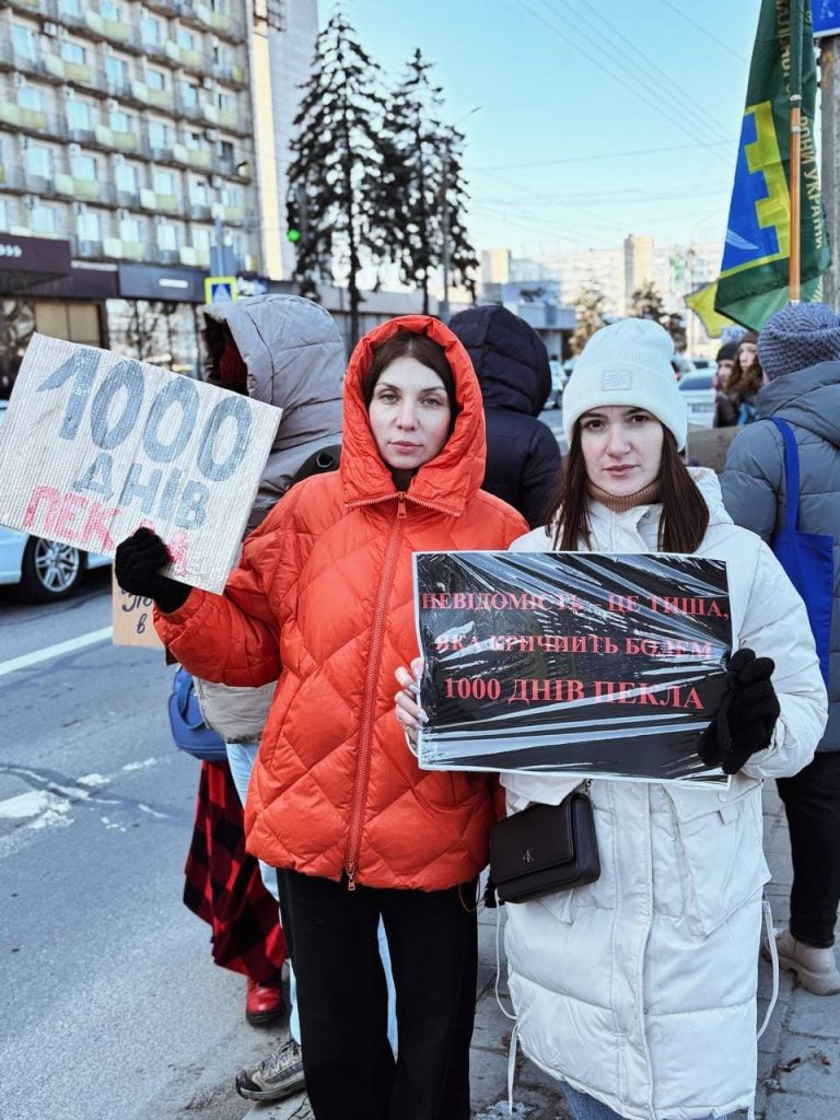 Маріупольці приєдналися до акцій на підтримку полонених 1000 днів у неволі