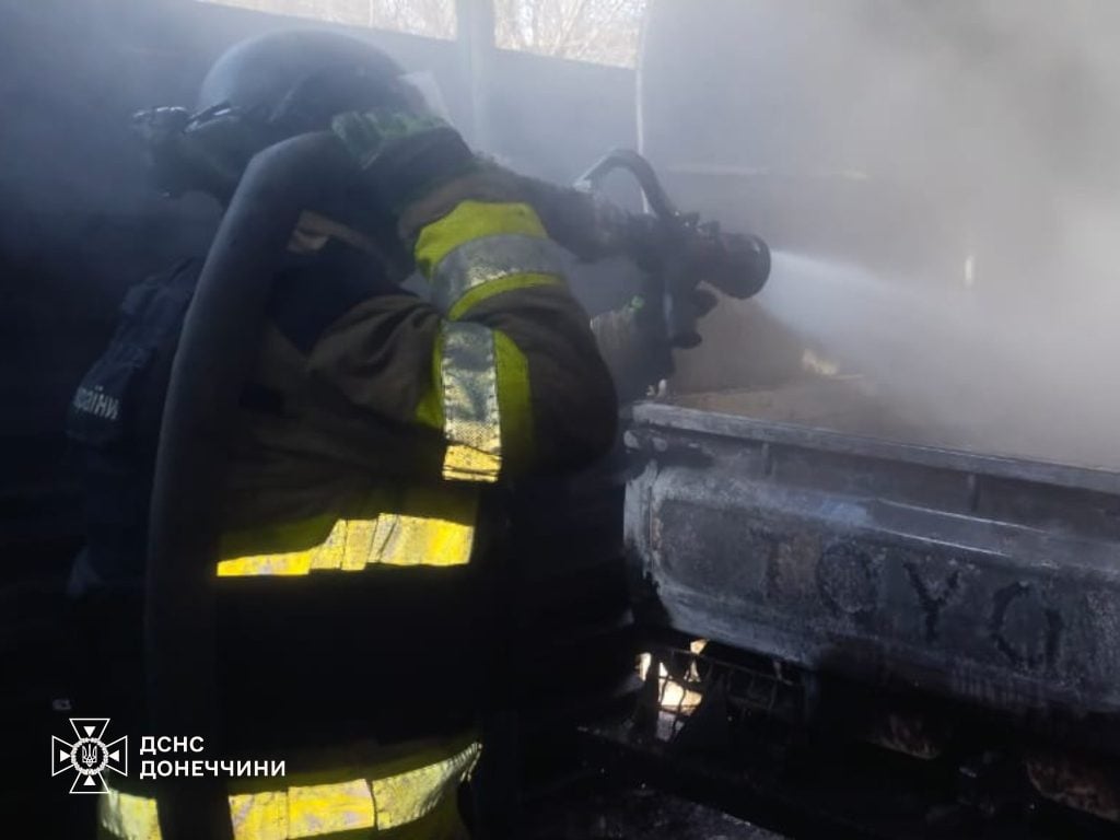 На Донеччині надзвичайники ліквідували наслідки ворожих ударів