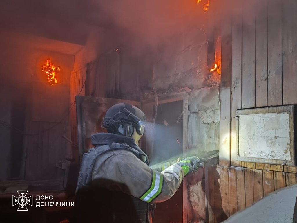 У Дружківці рятувальники ліквідували наслідки ворожої атаки