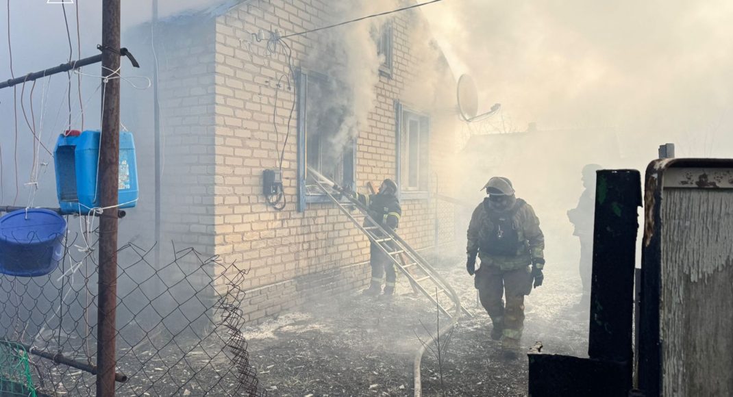 В Лимане спасатели ликвидировали пожар в частном жилом доме