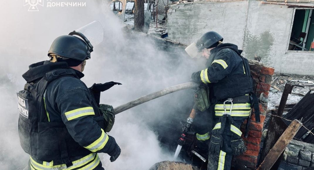 В Славянске спасатели в течение суток ликвидировали 2 пожара, 1 из которых был вызван вражеским обстрелом