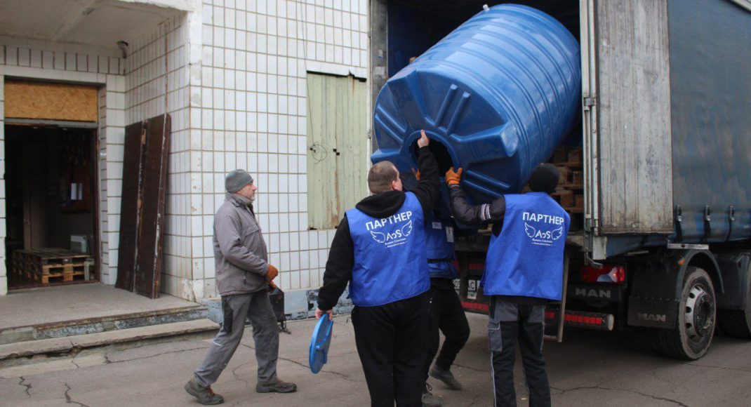 Благодаря поддержке UNICEF ООН в Дружковку доставили емкости для раздачи питьевой воды