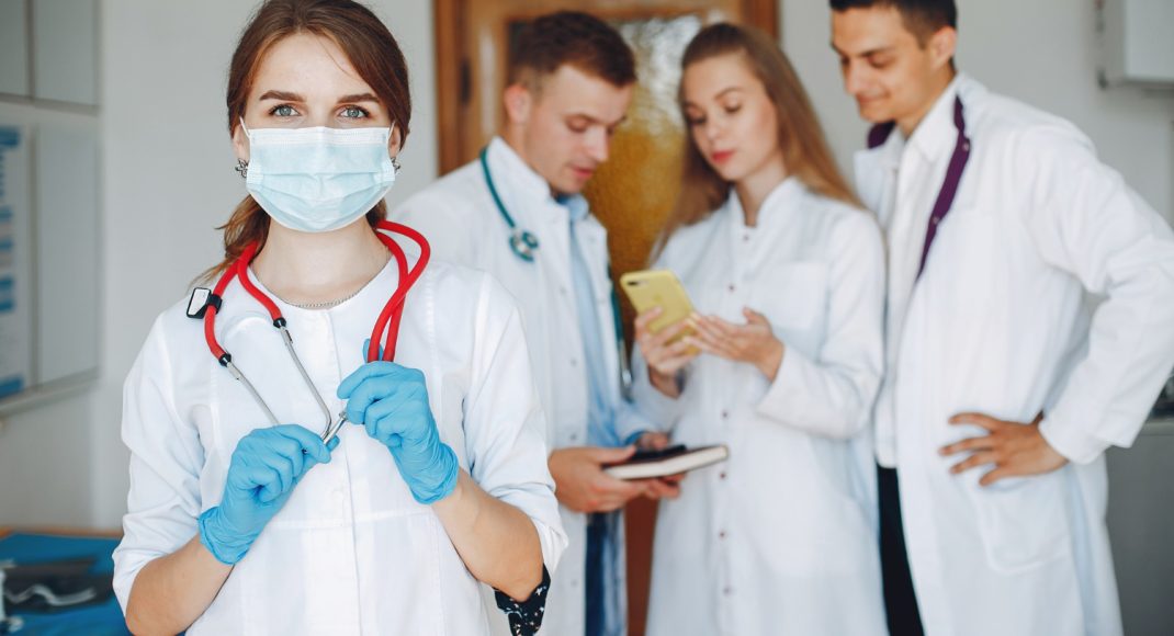 Медработники Луганщины могут получить ваучеры на специализацию: подробности