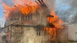 В Славянске горел дом, а в Дружковке — хозяйственная постройка (фото)