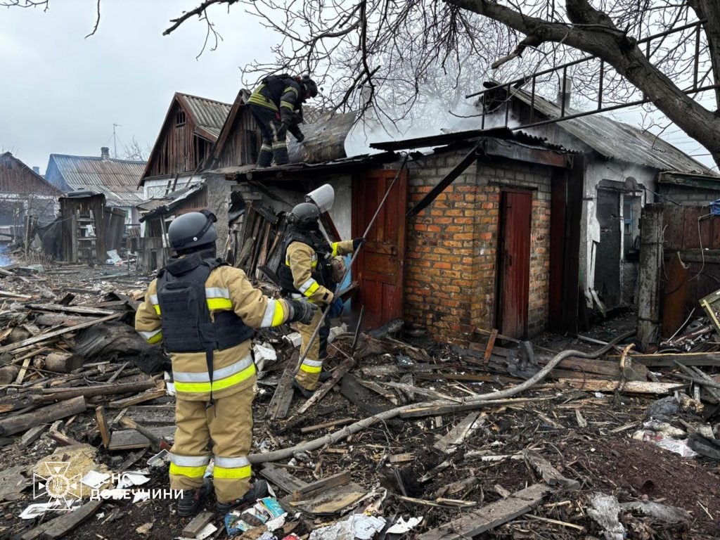 Спасатели ликвидировали последствия вражеского удара по Родинскому в Донецкой области