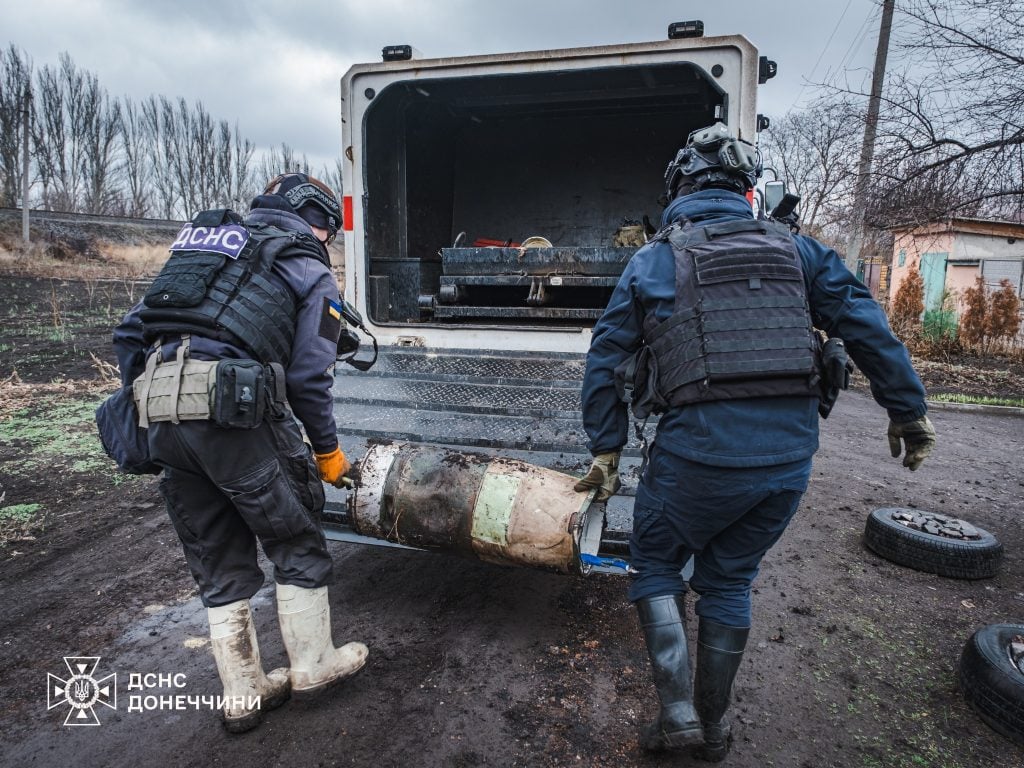 В Доброполье в Донецкой области спасатели уничтожили остатки российской ракеты