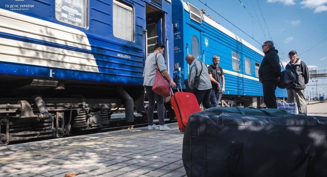 Для жителів Донеччини опублікували контакти організації, які допомагають евакуюватися по всій Україні