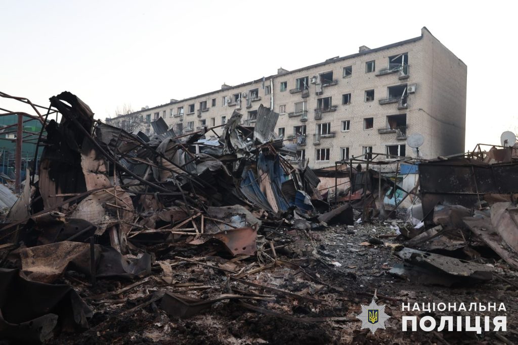В результате массированного обстрела Доброполья известно об 11 погибших и 30 раненых