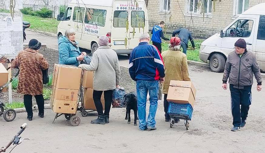 Жителі Покровська після евакуації можуть звернутися за допомогою по всій Україні