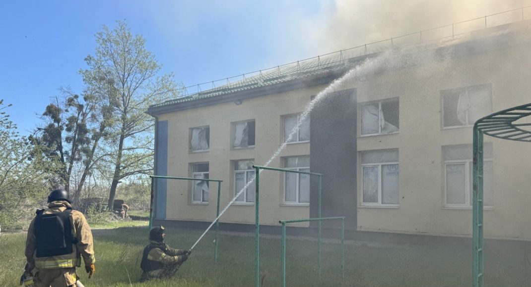 У Лимані на Донеччині вогнеборці понад 9 годин боролися з пожежею (фото)