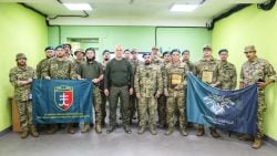 Морские пехотинцы, защищающие Донетчину, получили награды Совета обороны области (фото)