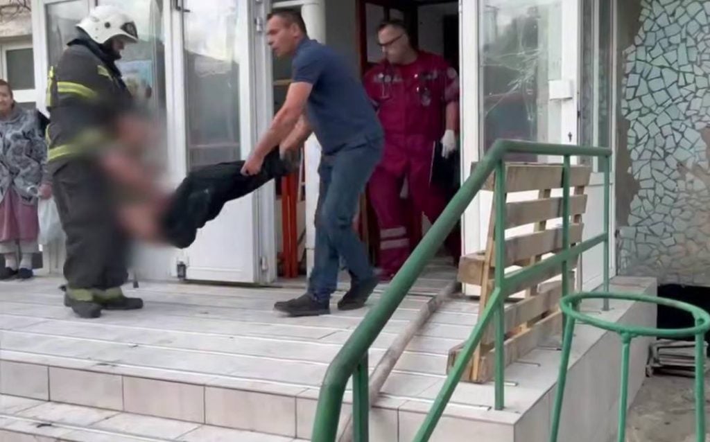 На окупованій Луганщині горів інтернат: є постраждалий, евакуювали понад 60 осіб