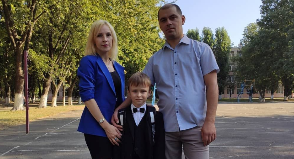 З окупації до волонтерства: родина з Донеччини розповіла про допомогу фронту