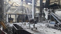 Росіяни вдарили по підприємству у Словʼянську безпілотником (фото)