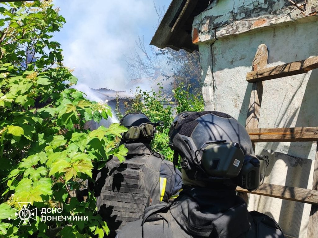В Краматорском и Покровском районах Донецкой области пылали пожары в результате российских обстрелов