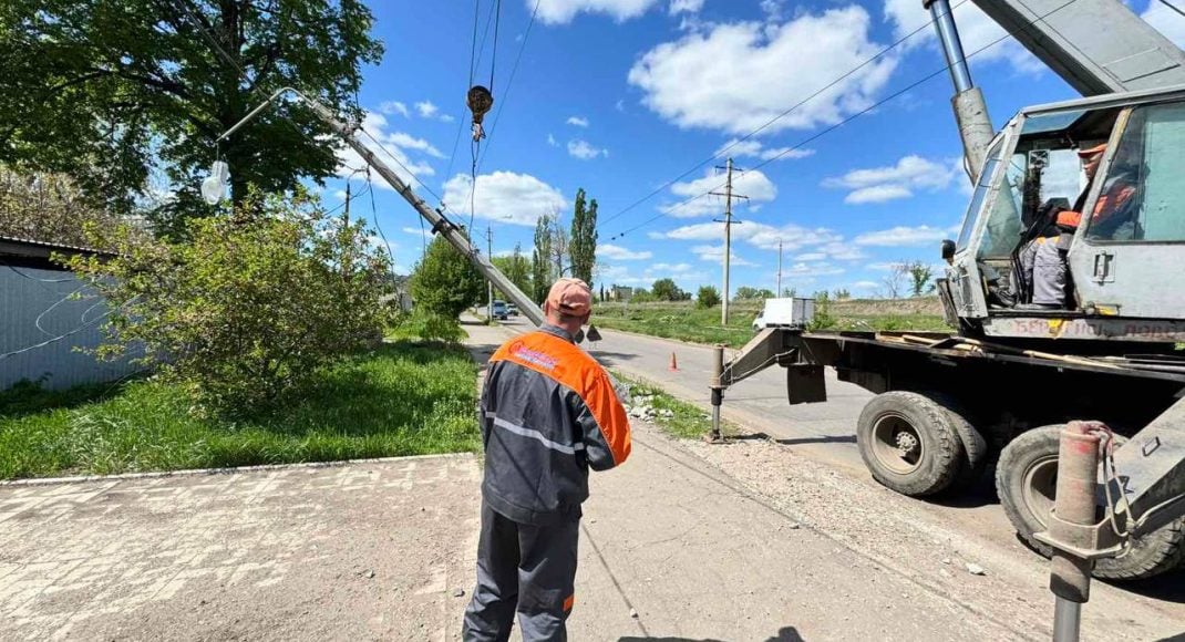 В Краматорске продолжается замена опор уличного освещения (фото)