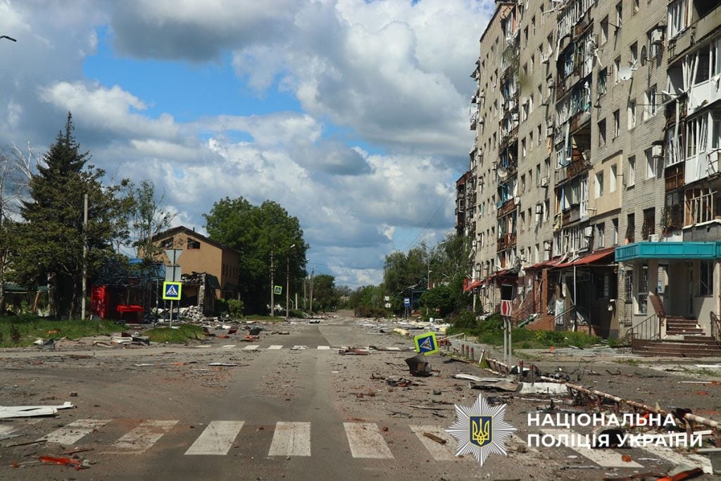 У Покровську під постійними обстрілами, без електрики