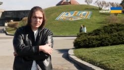 Вісімнадцятирічний луганчанин Іван Саранча вибрався з окупації через 4000 днів і отримав український паспорт