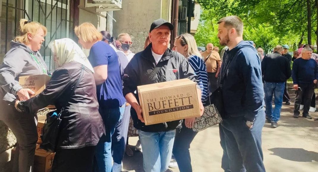 Переселенці з Покровської громади у Дніпрі отримали харчові продукти від GEM