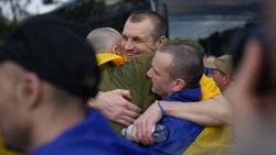 За два дні масштабного обміну полоненими в Україну повернулися 40 бійців з підрозділів МВС (фото)