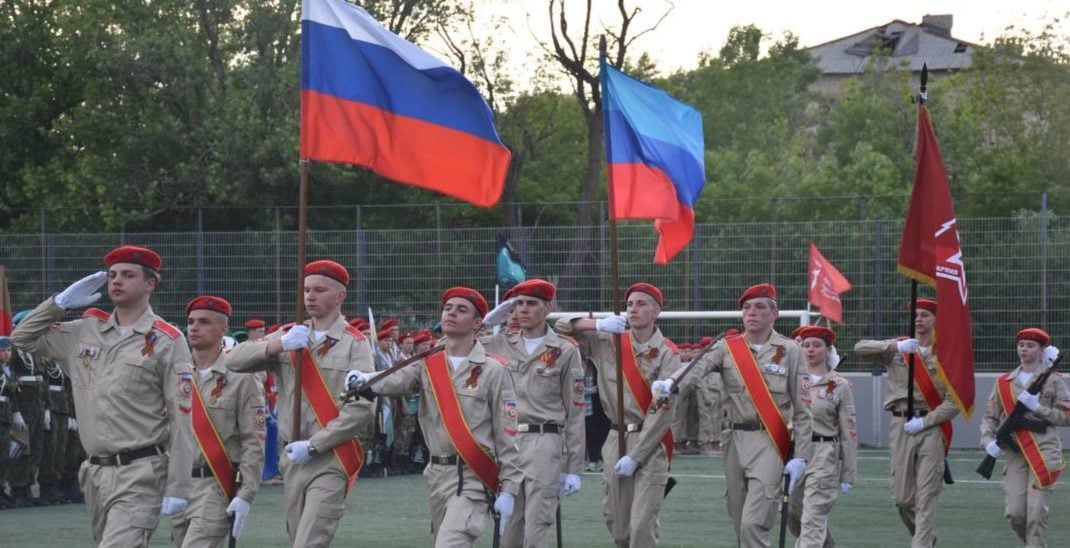 Милитаризация детей в так называемой "лнр": оккупанты собираются усилить взаимодействие с "юнармией"