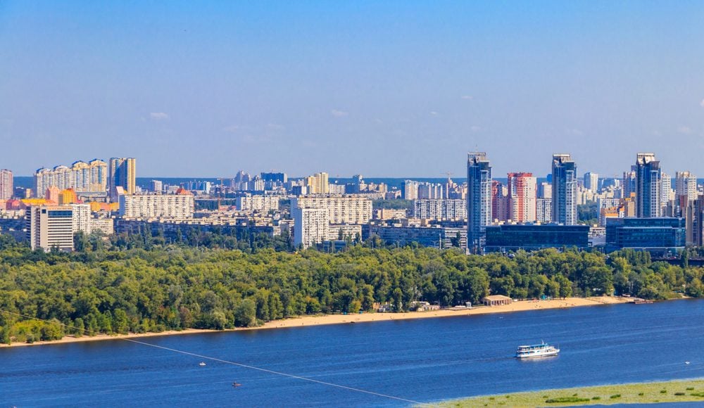 Где купить жильё переселенцам в Киеве: комфортные районы и доступные квартиры