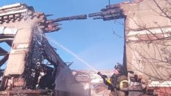 Обстріли не припиняються: на Донеччині рятувальники ліквідовують наслідки ворожої агресії (фото)