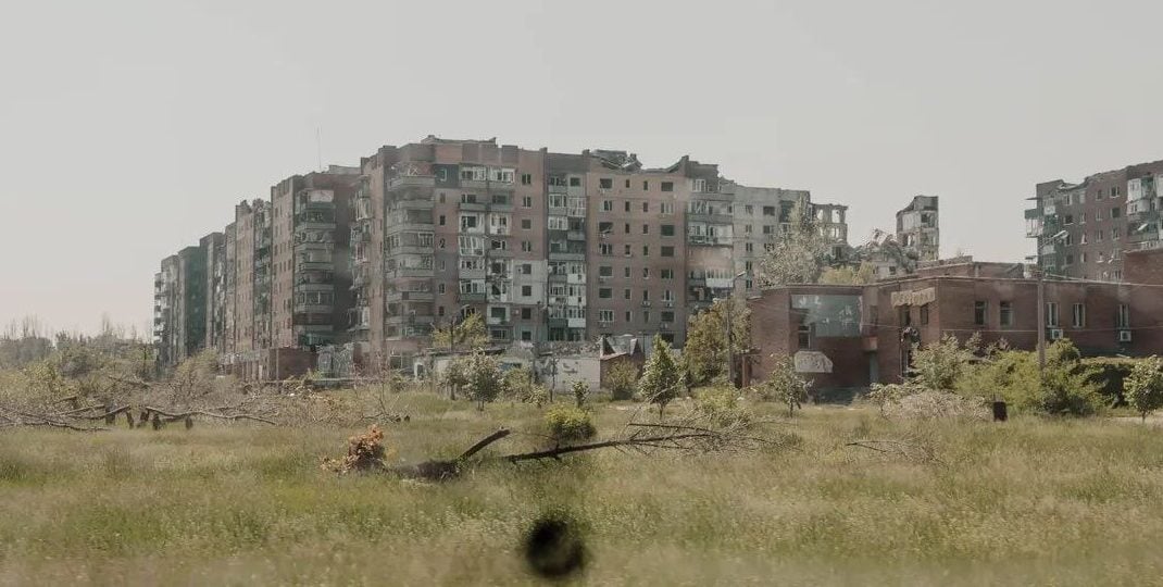 В Покровске почти не осталось домов, которые не получили повреждений (видео)