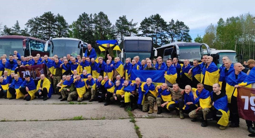 З російського полону повернулися 205 українських захисників: є тяжкохворі та поранені (фото, відео)
