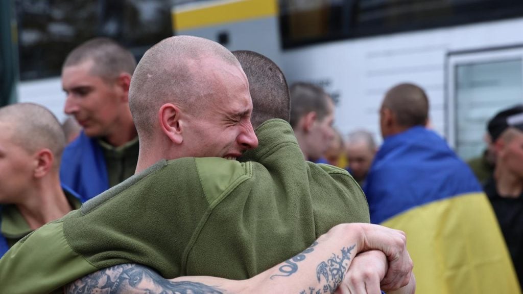 поверення з полону 205 захисників