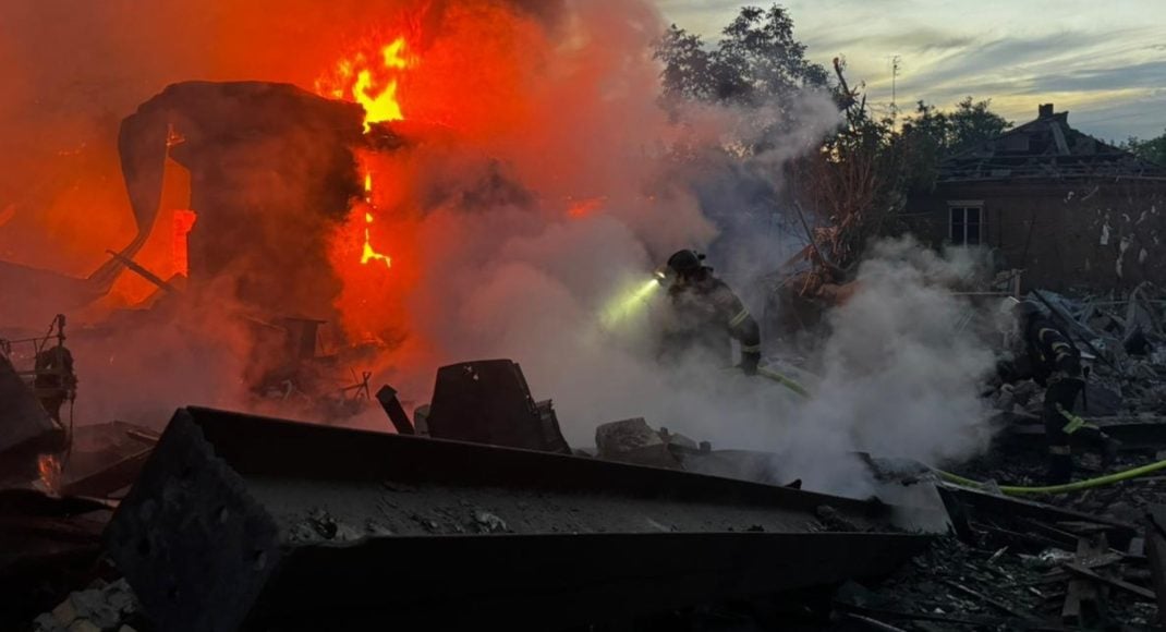 Унаслідок російських обстрілів палали пожежі в Дружківці, Слов'янську та Новодонецькій громаді (фото)