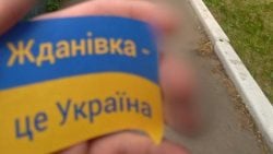 На окупованих росіянами територіях Луганщини та Донеччини продовжують з'являтися символи спротиву (фото)