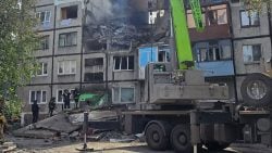 В Белозерском под завалами могут быть люди: их ищут (фото)