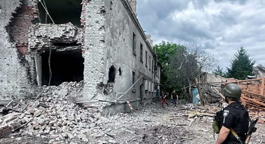 Два человека погибли, еще пятеро получили ранения — последствия российских обстрелов в Донецкой области
