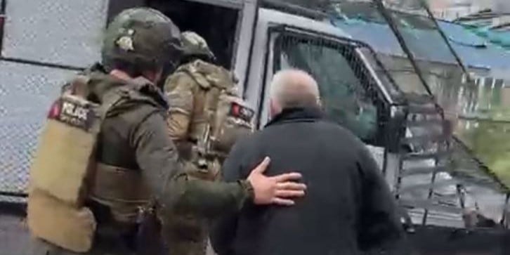 Во время вражеского артобстрела Константиновки ранены двое гражданских и повреждена аптека