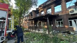 Обстріл Краматорська і Словʼянська: були повторні вибухи, під завалами можуть перебувати люди (фото)