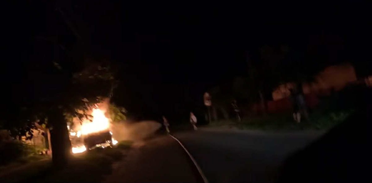 Рятувальники Донеччини ліквідували пожежу автомобіля у Святогірську (відео)