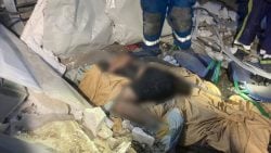 В Краматорском районе спасатели изъяли тело погибшего мужчины из-под завалов (фото)