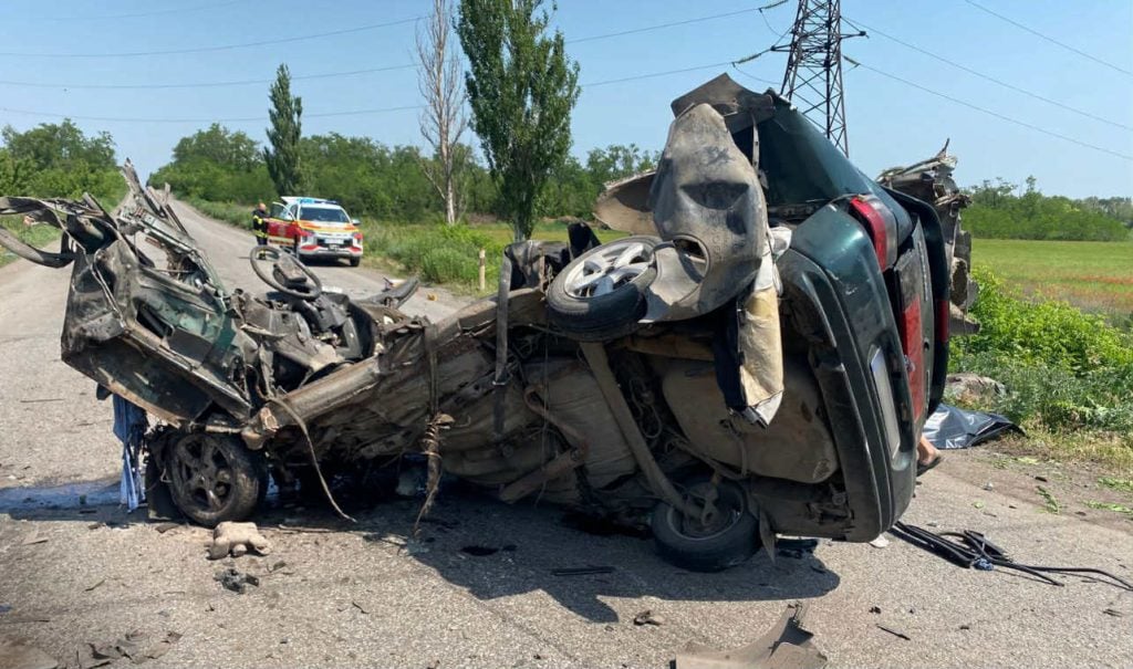 У Покровському районі в ДТП загинуло 3 особи (фото)