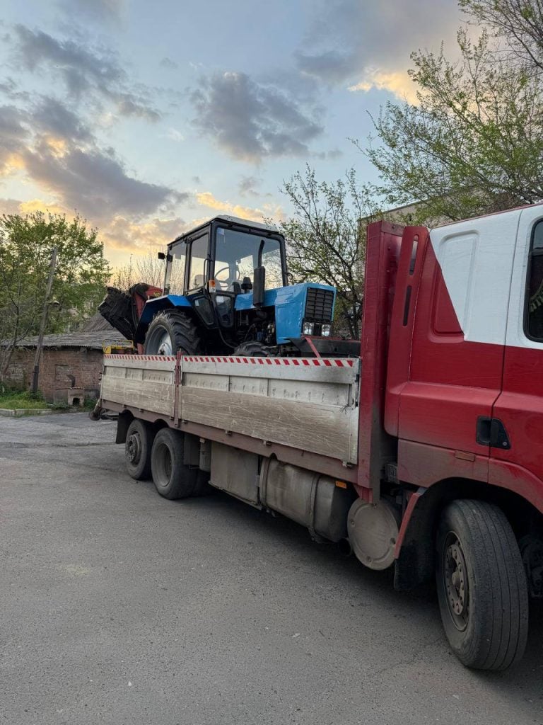 В Лимані на роботу в лісах повернули трактор, який підірвався на ворожій протитанковій міні (фото)