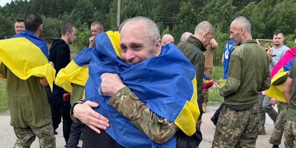 Состоялся четвертый за неделю обмен пленными, в том числе офицерами и младше 25 лет (фото)