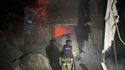 Унаслідок ворожих обстрілів Донеччини виникло 5 пожеж: палали будинки та склади (фото)